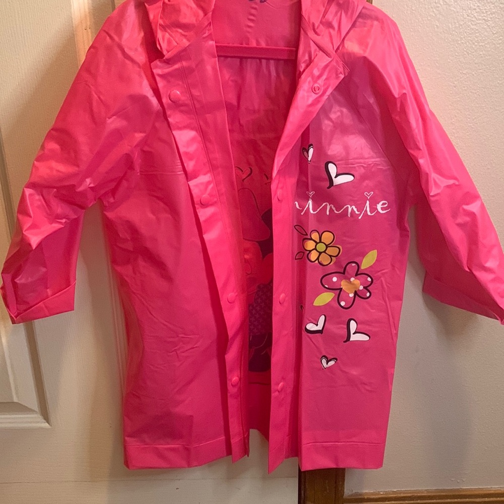 Girls NWOT Minnie Mouse raincoat!